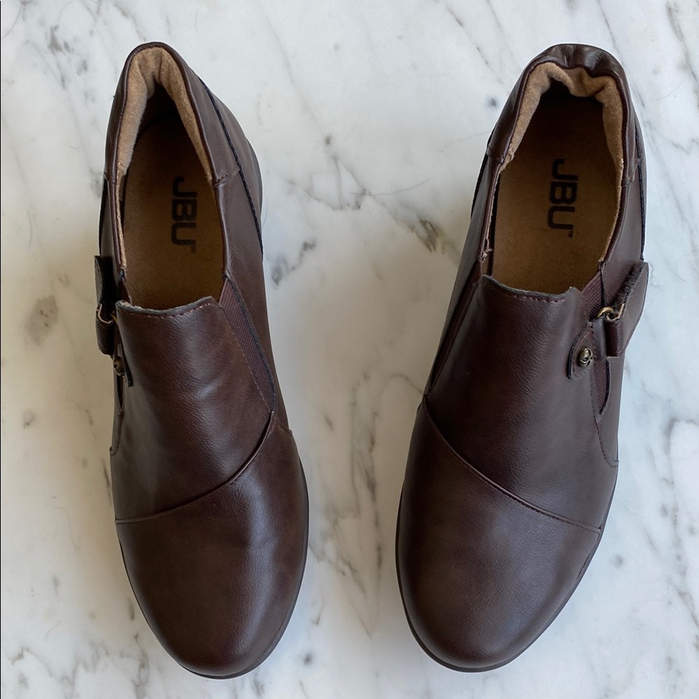 NWOT— JBU  Leather Slip-On snow boots. So 7